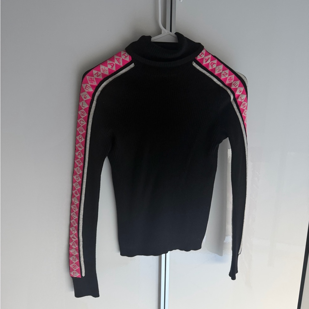 CHANEL Black Top with Pink Geometric Accents - Picture 1 of 3